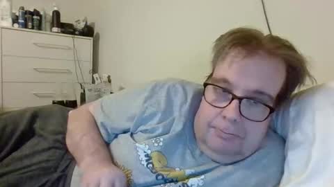 Snapshot of garyg930 chatting on February 2026 04:27:01 AM Gary online show from February 2026 04:27:01 AM