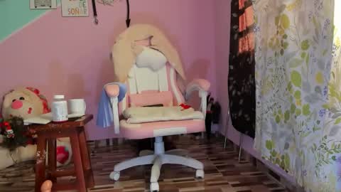 Diana online show from December 2025 12:21:02 PM