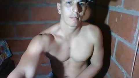 Snapshot of gattitosexy_95 chatting on April 2026 04:24:02 PM gattitosexy_95 online show from April 2026 04:24:02 PM