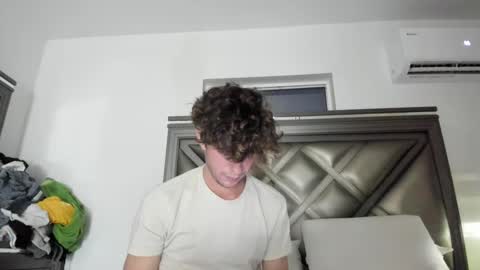 Snapshot of gayndepressed chatting on October 2025 12:30:02 AM Trace online show from October 2025 12:30:02 AM