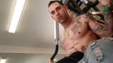 Snapshot of geekedoutlabs chatting on October 2025 05:46:02 PM Zanecubano online show from October 2025 05:46:02 PM