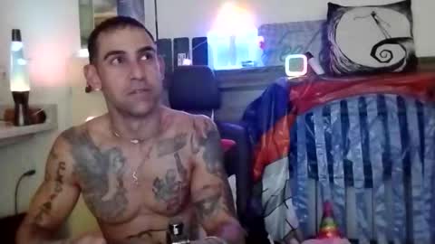 Snapshot of geekedoutlabs chatting on October 2025 10:16:01 AM Zanecubano online show from October 2025 10:16:01 AM