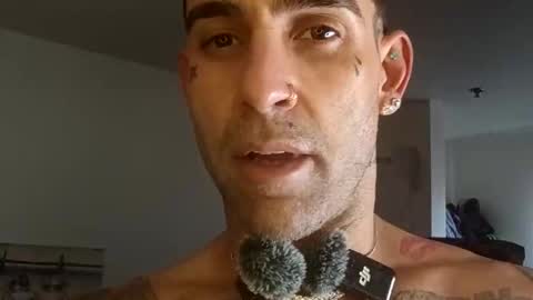 Snapshot of geekedoutlabs chatting on November 2025 05:02:01 PM Zanecubano online show from November 2025 05:02:01 PM