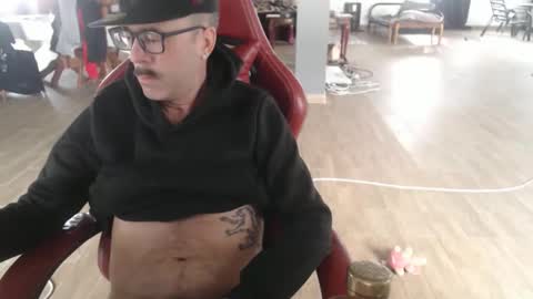 Snapshot of geequality99 chatting on November 2025 01:15:02 PM geequality99 online show from November 2025 01:15:02 PM