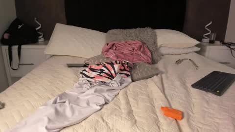 Gemma online show from February 2025 05:09:02 AM