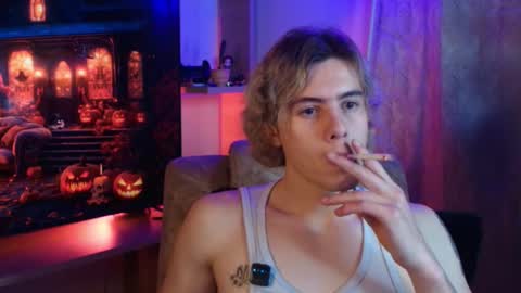 Snapshot of gemdominus chatting on October 2025 01:37:02 AM Gem Dominus online show from October 2025 01:37:02 AM