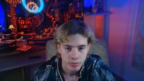 Snapshot of gemdominus chatting on October 2025 12:43:01 AM Gem Dominus online show from October 2025 12:43:01 AM