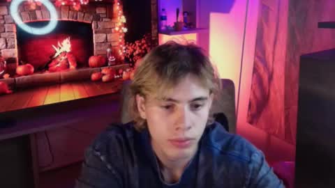 Snapshot of gemdominus chatting on October 2025 02:13:01 AM Gem Dominus online show from October 2025 02:13:01 AM