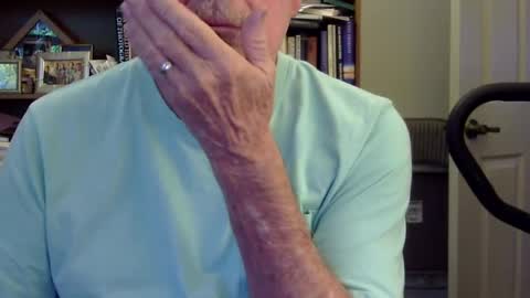 Snapshot of geneox chatting on September 2025 01:38:01 PM GeneOx online show from September 2025 01:38:01 PM