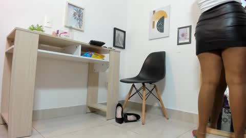 Snapshot of genesis_torres chatting on October 2025 04:53:01 AM Genesis online show from October 2025 04:53:01 AM