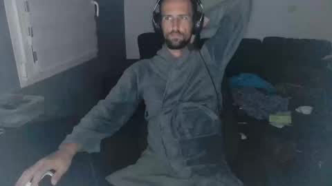 Snapshot of genie_lamps chatting on November 2025 09:50:02 PM Edouard online show from November 2025 09:50:02 PM