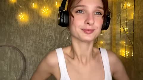 Riana online show from April 2026 03:07:02 AM