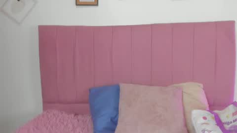 Sofia online show from September 2025 07:02:02 PM