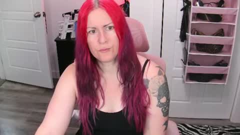 Snapshot of gennyrock chatting on June 2026 01:43:02 PM Genny Rock and online show from June 2026 01:43:02 PM