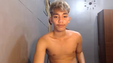 Snapshot of gentlemanlustx chatting on June 2026 11:09:01 AM Rayl online show from June 2026 11:09:01 AM