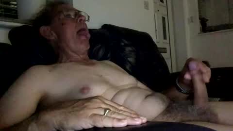 geoff242535 online show from September 2025 09:29:02 PM