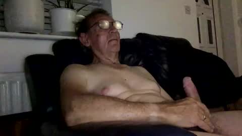 geoff242535 online show from October 2025 09:59:02 PM