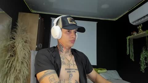 independent model online show from February 2025 01:22:01 AM