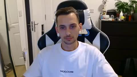 georgek0011 online show from October 2025 02:52:01 AM