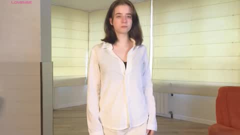 My name is Kelly online show from September 2025 03:19:02 AM