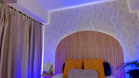 Kendal  online show from February 2026 01:20:01 PM