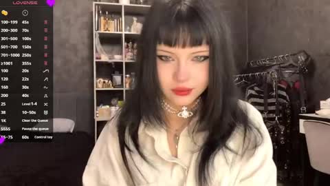 EmelyWoodes online show from June 2026 06:37:02 AM