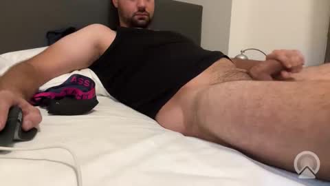 Snapshot of german211997 chatting on November 2025 06:18:02 PM Tommy online show from November 2025 06:18:02 PM