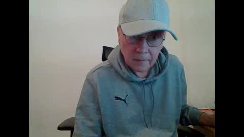 Snapshot of germansocksman4boys chatting on October 2025 04:52:02 PM germansocksman4boys online show from October 2025 04:52:02 PM