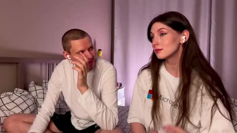 Snapshot of gethigh_ chatting on December 2024 07:36:01 PM Liz and Mark online show from December 2024 07:36:01 PM