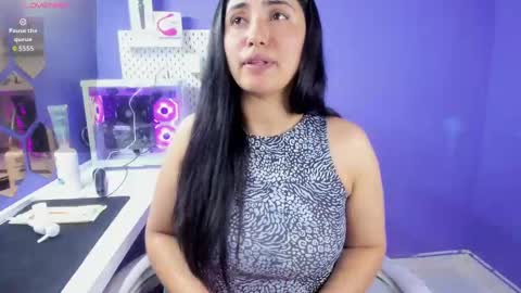 Danna Astrom online show from November 2025 11:48:01 PM