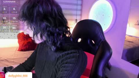 Allison  online show from April 2026 08:42:02 PM