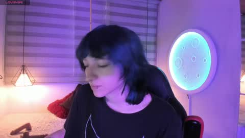 Allison  online show from April 2026 01:01:02 PM