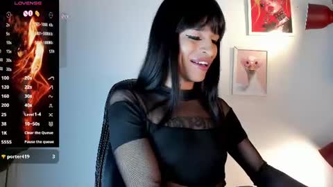 Gia  Please help me with your thumbs up its important   online show from July 2026 12:03:02 PM
