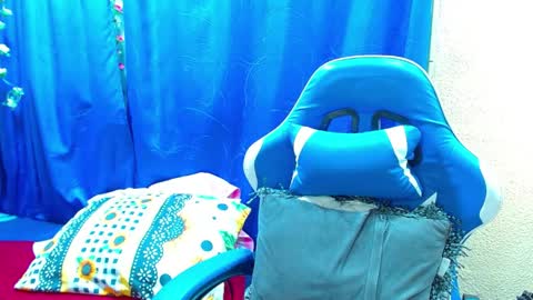 Gia  online show from April 2026 11:37:02 PM