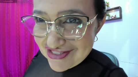 nahomi online show from November 2025 10:03:02 PM