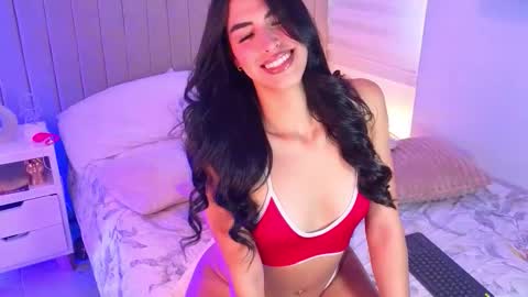 Snapshot of giaglowing chatting on October 2025 09:35:01 PM GIA online show from October 2025 09:35:01 PM