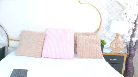 Gianina online show from February 2026 09:19:01 PM