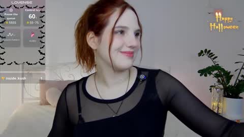 Roxy online show from October 2025 09:58:02 PM