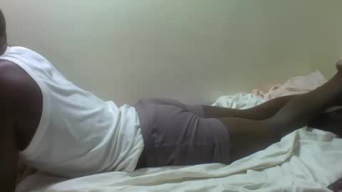 Snapshot of giant_couple chatting on February 2026 06:40:02 AM giant_couple online show from February 2026 06:40:02 AM