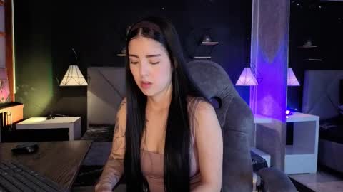 Snapshot of giapearl2 chatting on November 2025 02:28:01 PM Gia online show from November 2025 02:28:01 PM