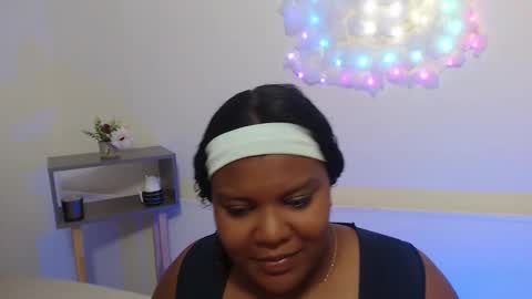gibi_laurent online show from May 2026 01:30:01 PM