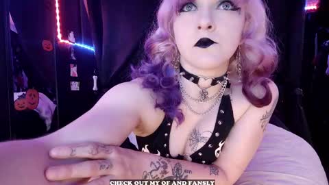 Snapshot of gigglemethis22 chatting on September 2025 05:59:01 PM Giggles online show from September 2025 05:59:01 PM