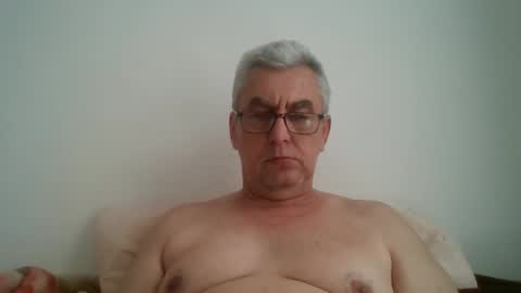 gigi1970 online show from April 2026 12:42:01 PM