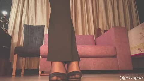 Snapshot of gigifontaine_ chatting on December 2025 09:57:01 PM Gigi independet model P online show from December 2025 09:57:01 PM