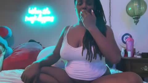 Snapshot of gigimcfee chatting on September 2025 07:51:02 AM G Money online show from September 2025 07:51:02 AM