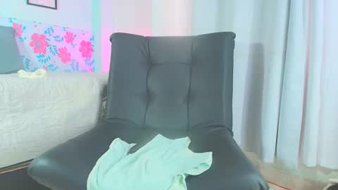 Sharlotte  online show from November 2025 09:36:02 PM