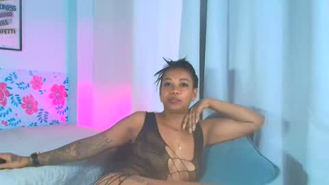 Sharlotte  online show from November 2025 09:48:02 PM