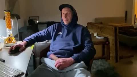 Sebastian online show from February 2025 04:09:02 AM