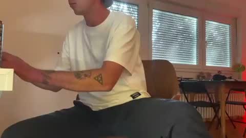 Sebastian online show from September 2025 08:19:01 AM