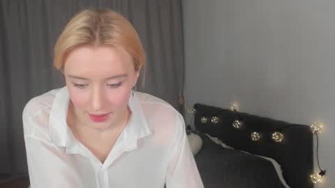 Snapshot of gin_yoon chatting on November 2025 06:34:01 AM Gin online show from November 2025 06:34:01 AM